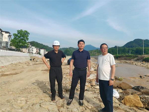 5月30日，程县长带队检查桂溪河9标工地.jpg